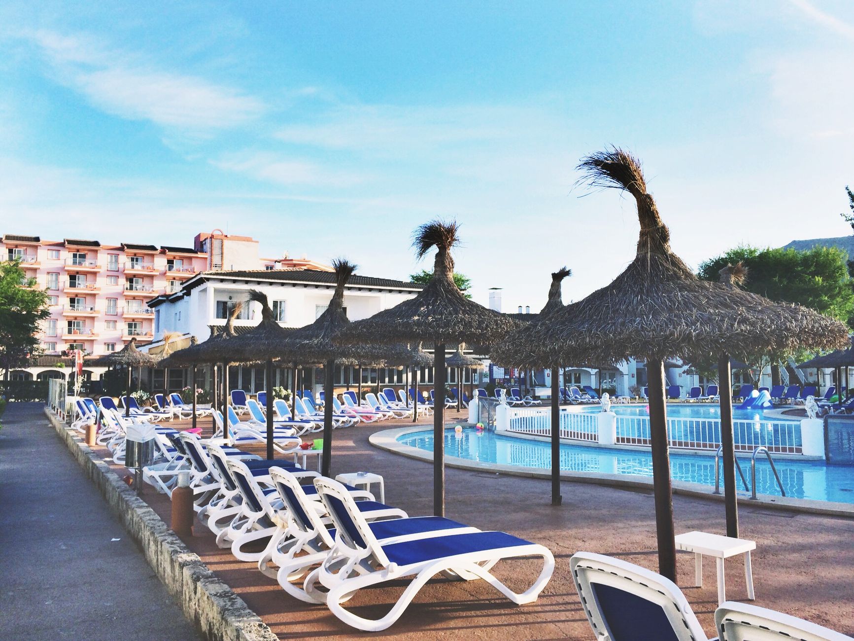 Tatil sitesinde havuz ve ortak alanlar, devremülk işletme kalitesi