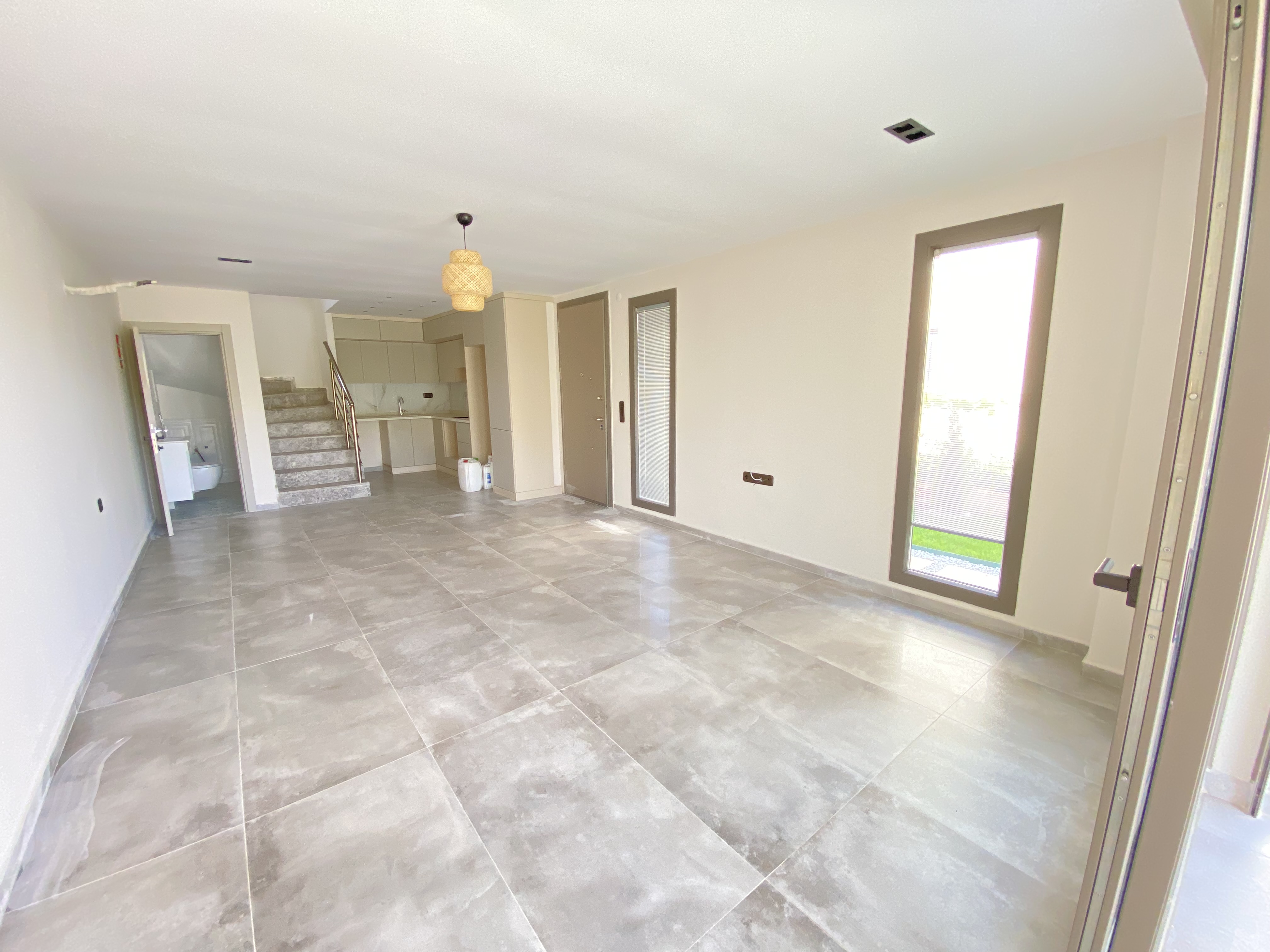 Seferihisar Mersin Alanı Denize 350 m, Havuzlu Ve Yerden Isıtmalı Lüks Köşe Villa — 9 / 30
