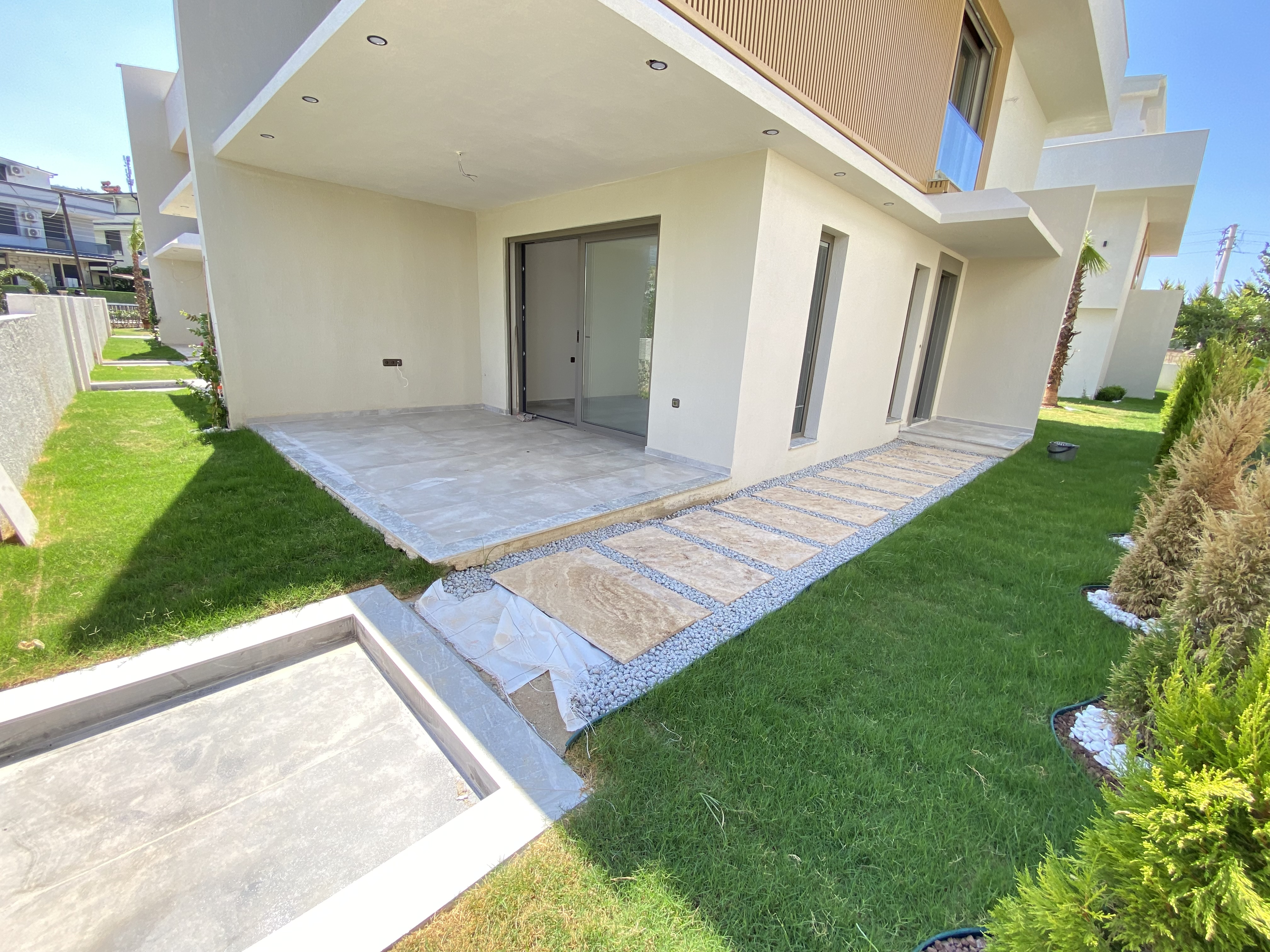 Seferihisar Mersin Alanı Denize 350 m, Havuzlu Ve Yerden Isıtmalı Lüks Köşe Villa — 8 / 30