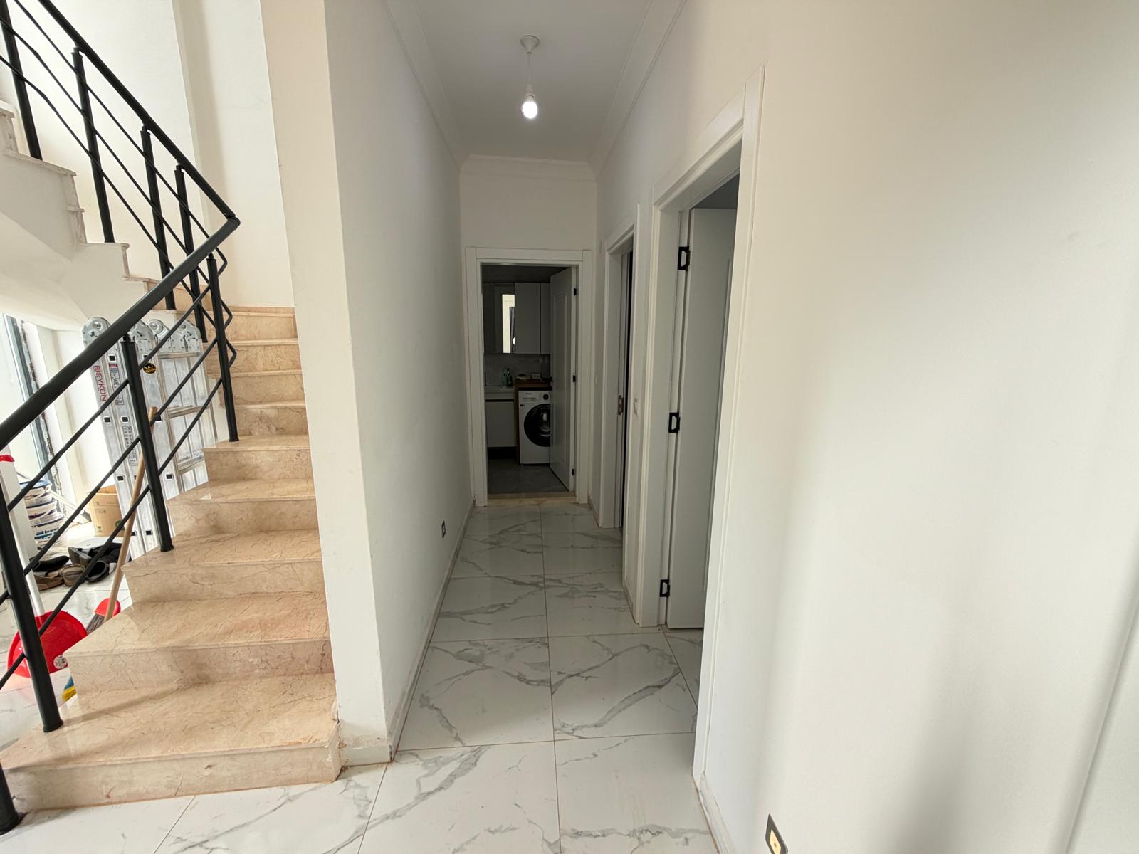 Seferihisar'da:güneş Enerjili,yerden Isıtmalı,full Eşyalı Satılık 3+1 Villa — 8 / 30