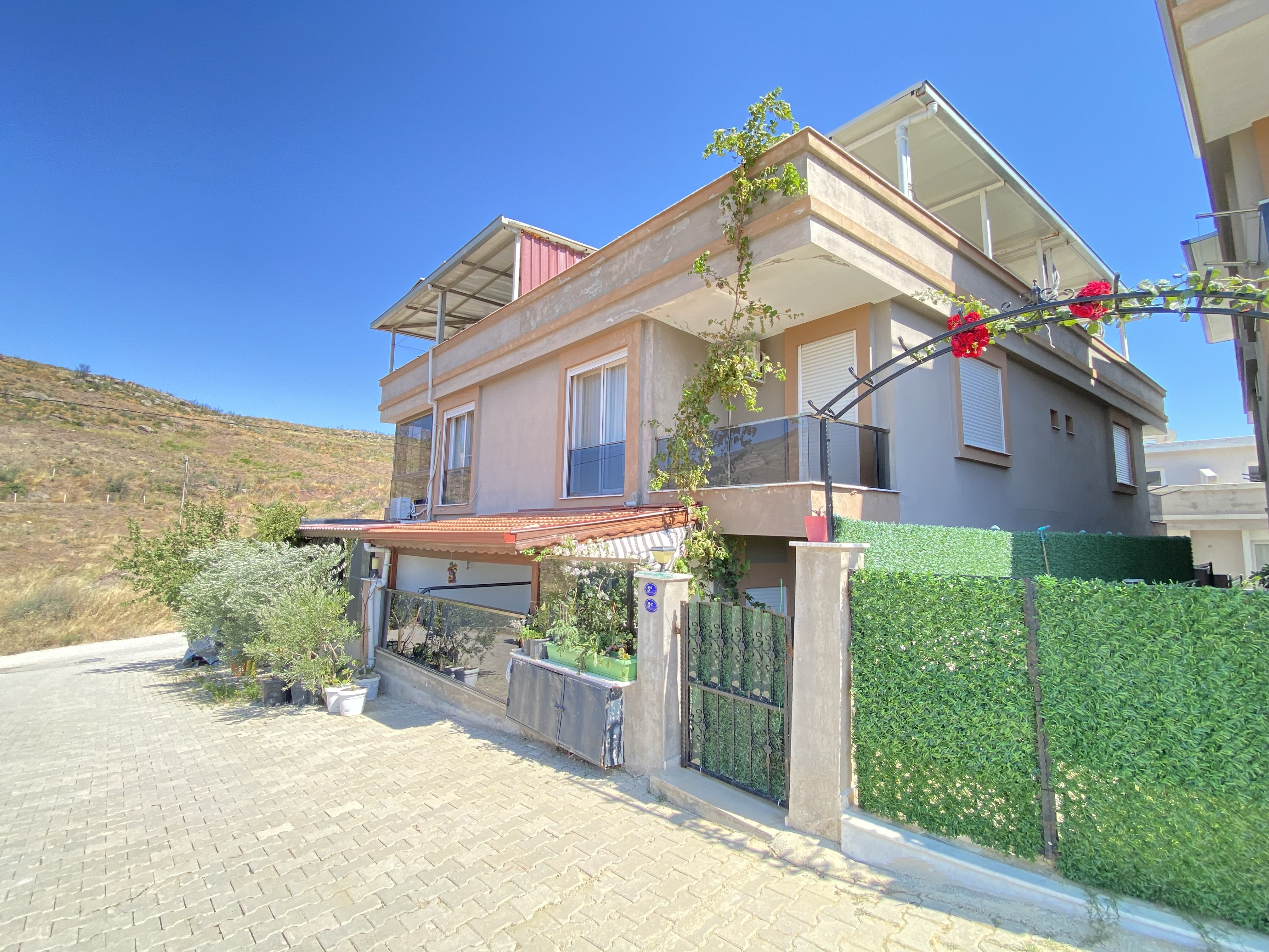 Seferihisar Payamlı'da, Isı Pompalı, Masrafsız Müstakil Köşe Satılık 3+1 Villa