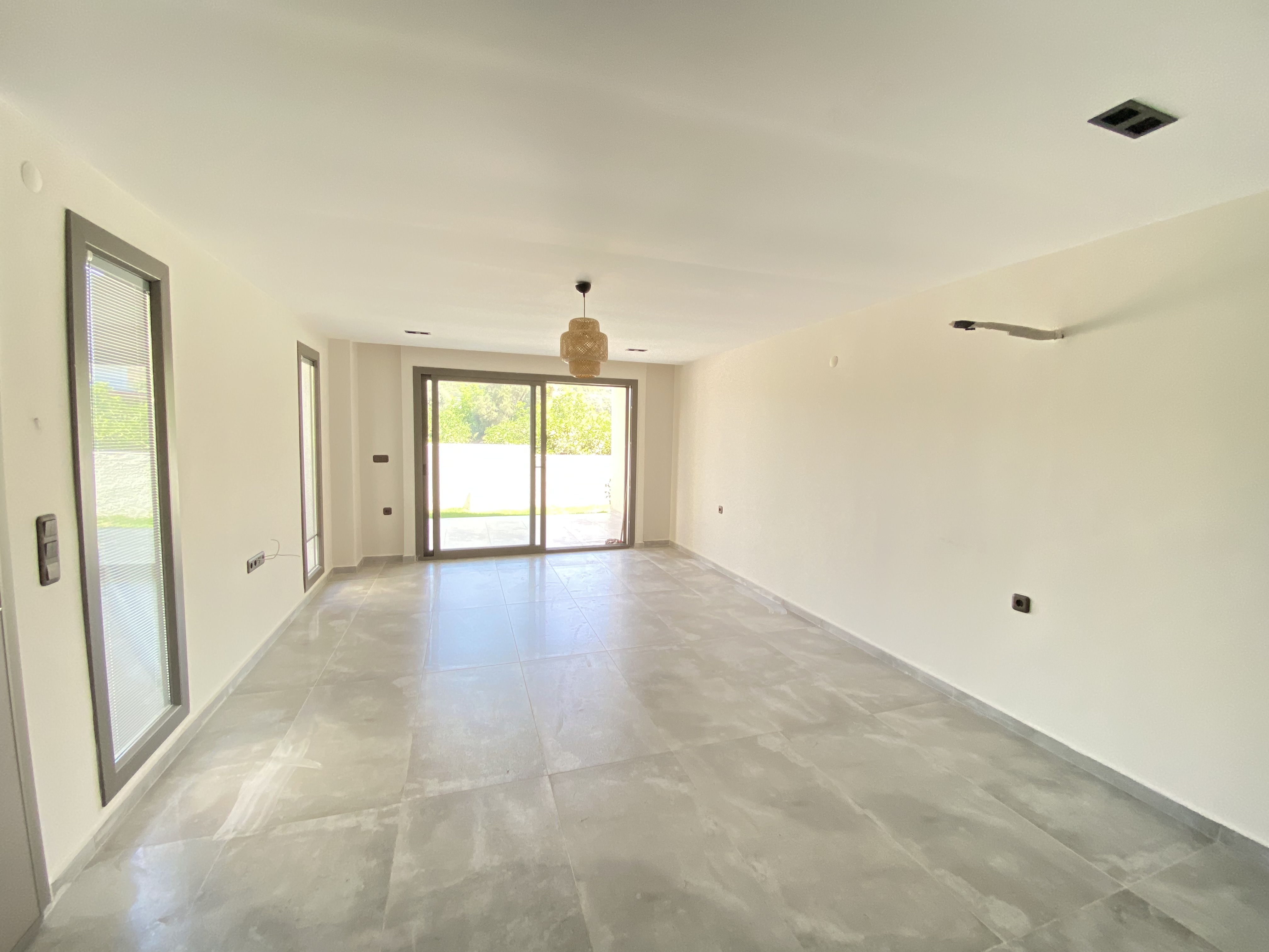 Seferihisar Mersin Alanı Denize 350 m, Havuzlu Ve Yerden Isıtmalı Lüks Köşe Villa — 6 / 30