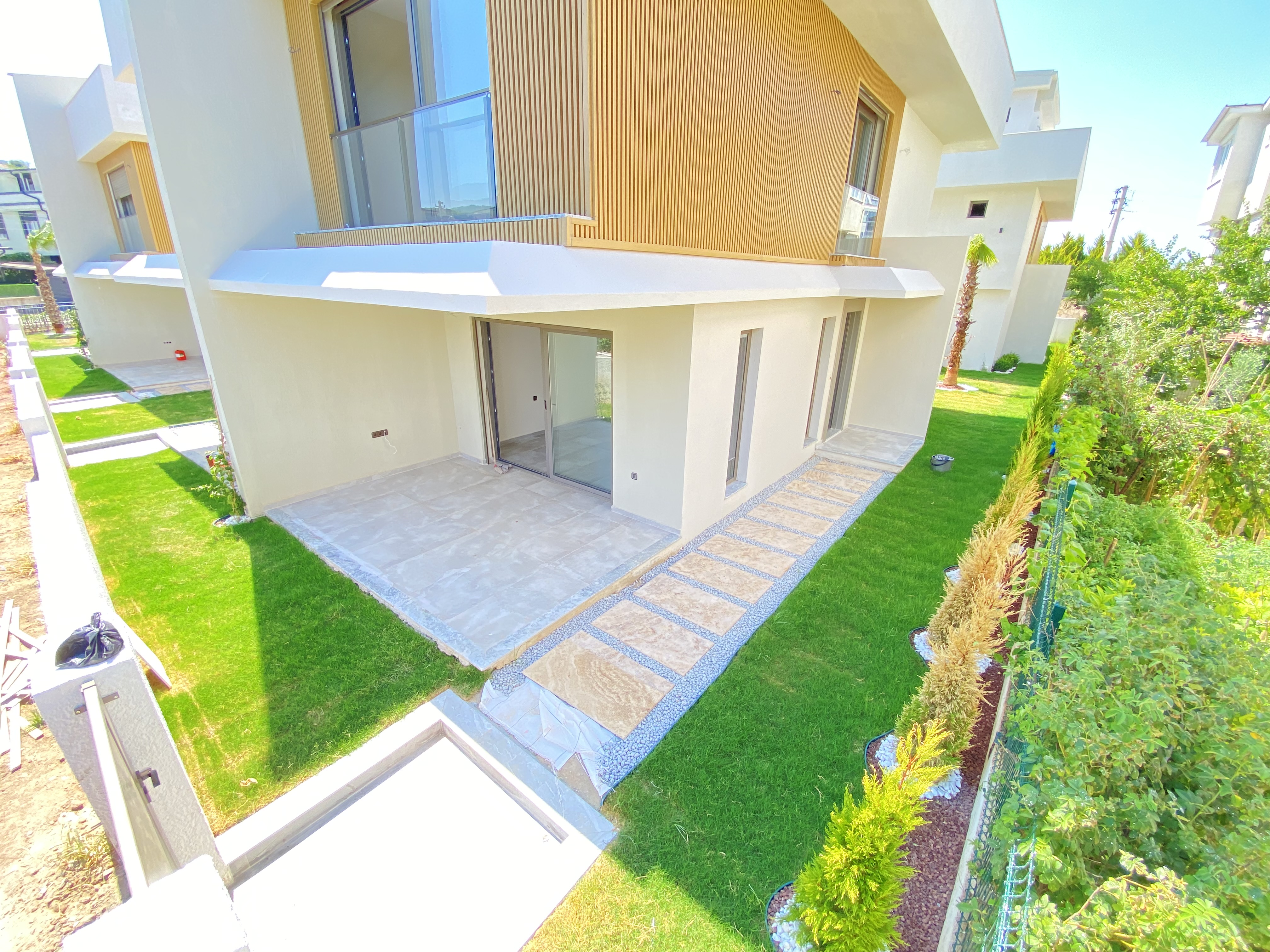 Seferihisar Mersin Alanı Denize 350 m, Havuzlu Ve Yerden Isıtmalı Lüks Köşe Villa — 4 / 30