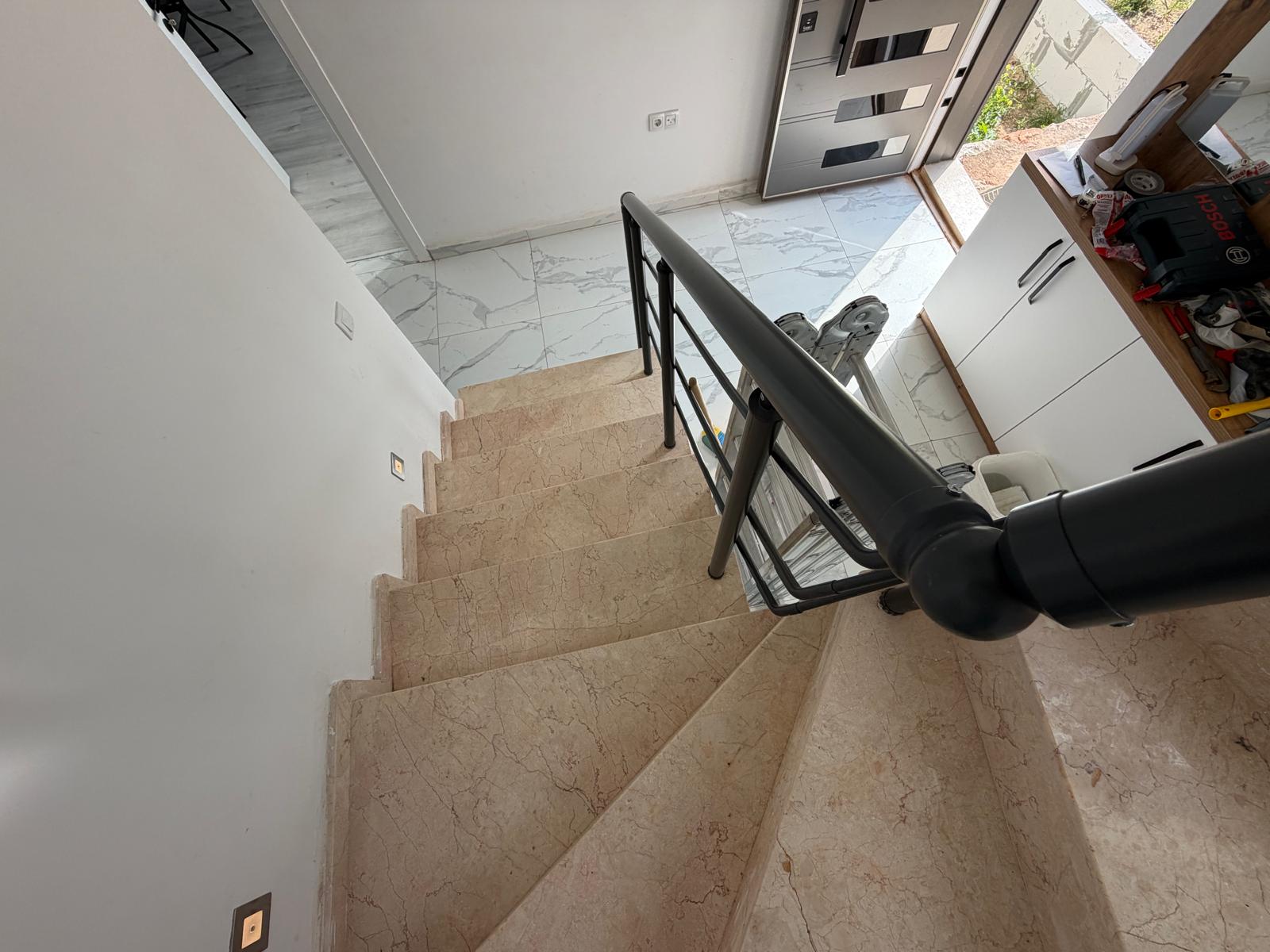 Seferihisar'da:güneş Enerjili,yerden Isıtmalı,full Eşyalı Satılık 3+1 Villa — 24 / 30