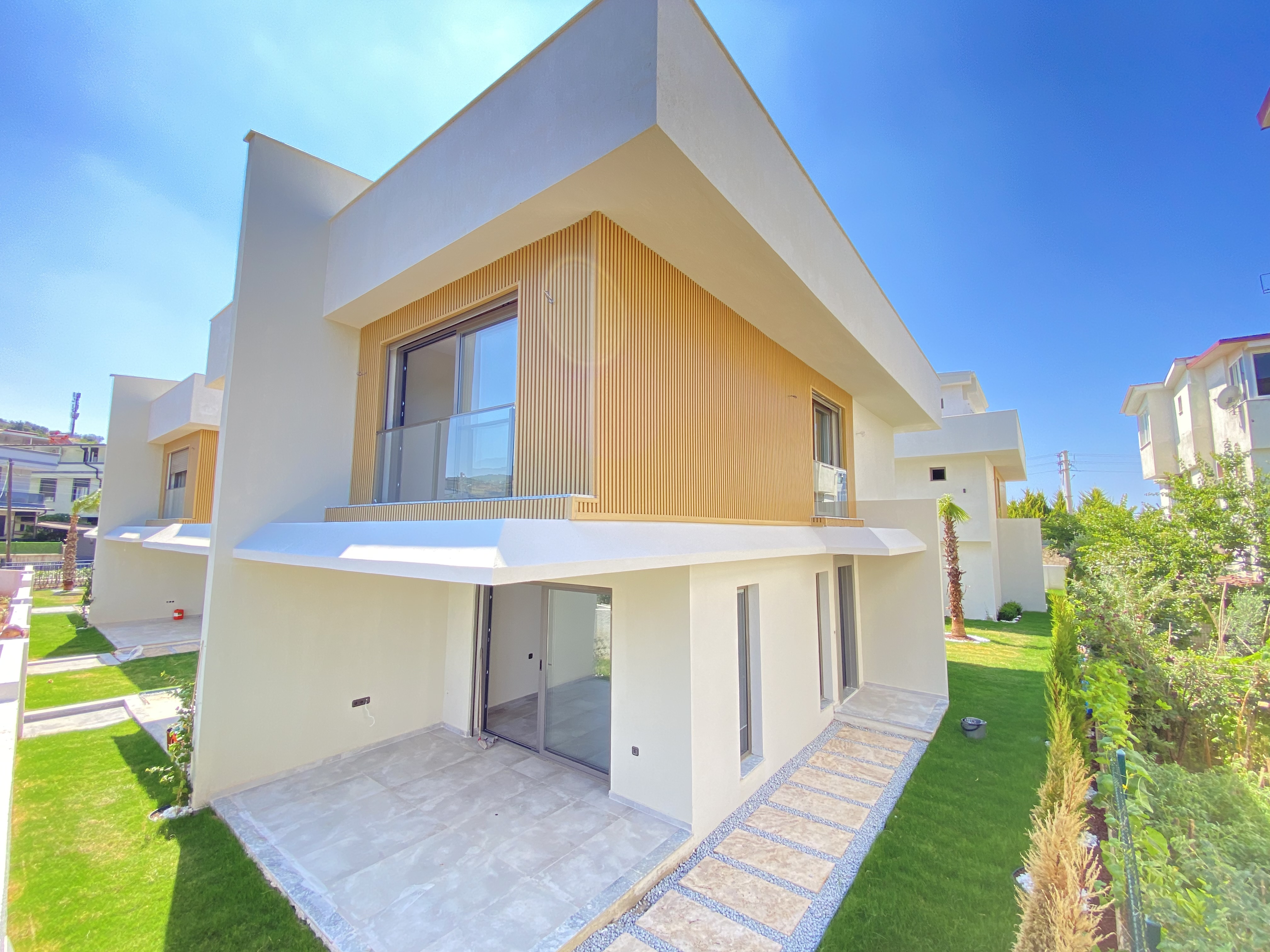 Seferihisar Mersin Alanı Denize 350 m, Havuzlu Ve Yerden Isıtmalı Lüks Köşe Villa — 7 / 30