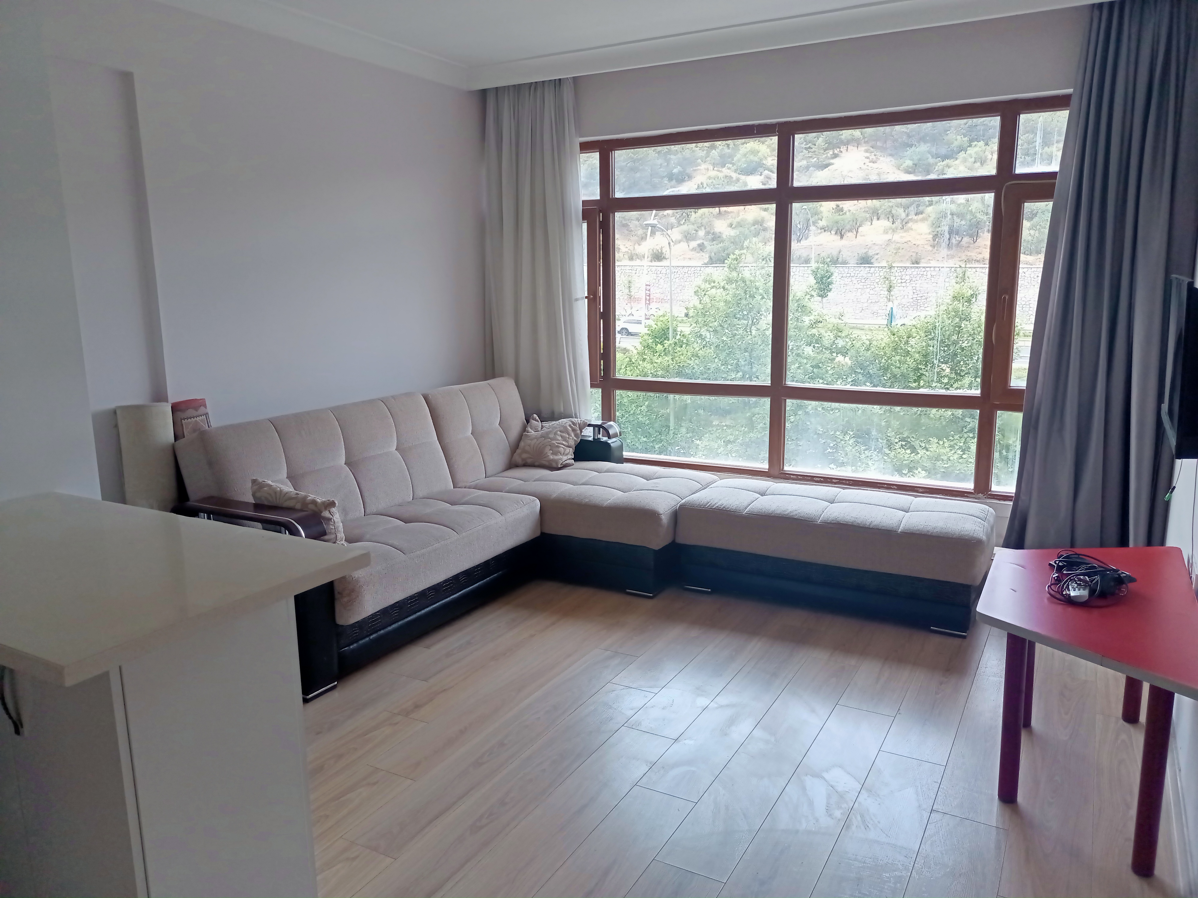 GÖKKUŞAĞI'NDA KONYA YOLU KENARINDA KİRALIK 1+1 EŞYALI DAİRE