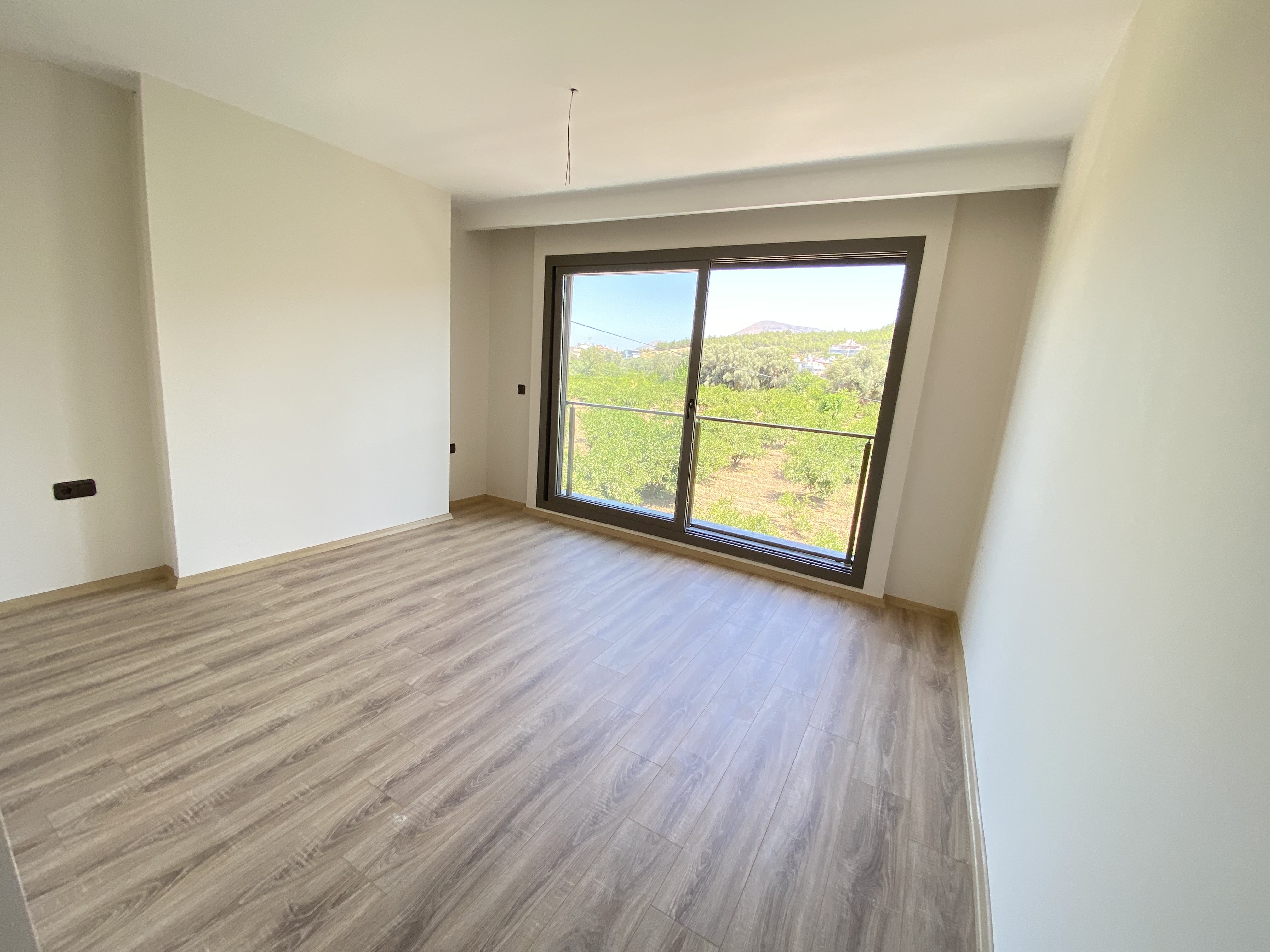 Seferihisar Mersin Alanı Denize 350 m, Havuzlu Ve Yerden Isıtmalı Lüks Köşe Villa — 26 / 30