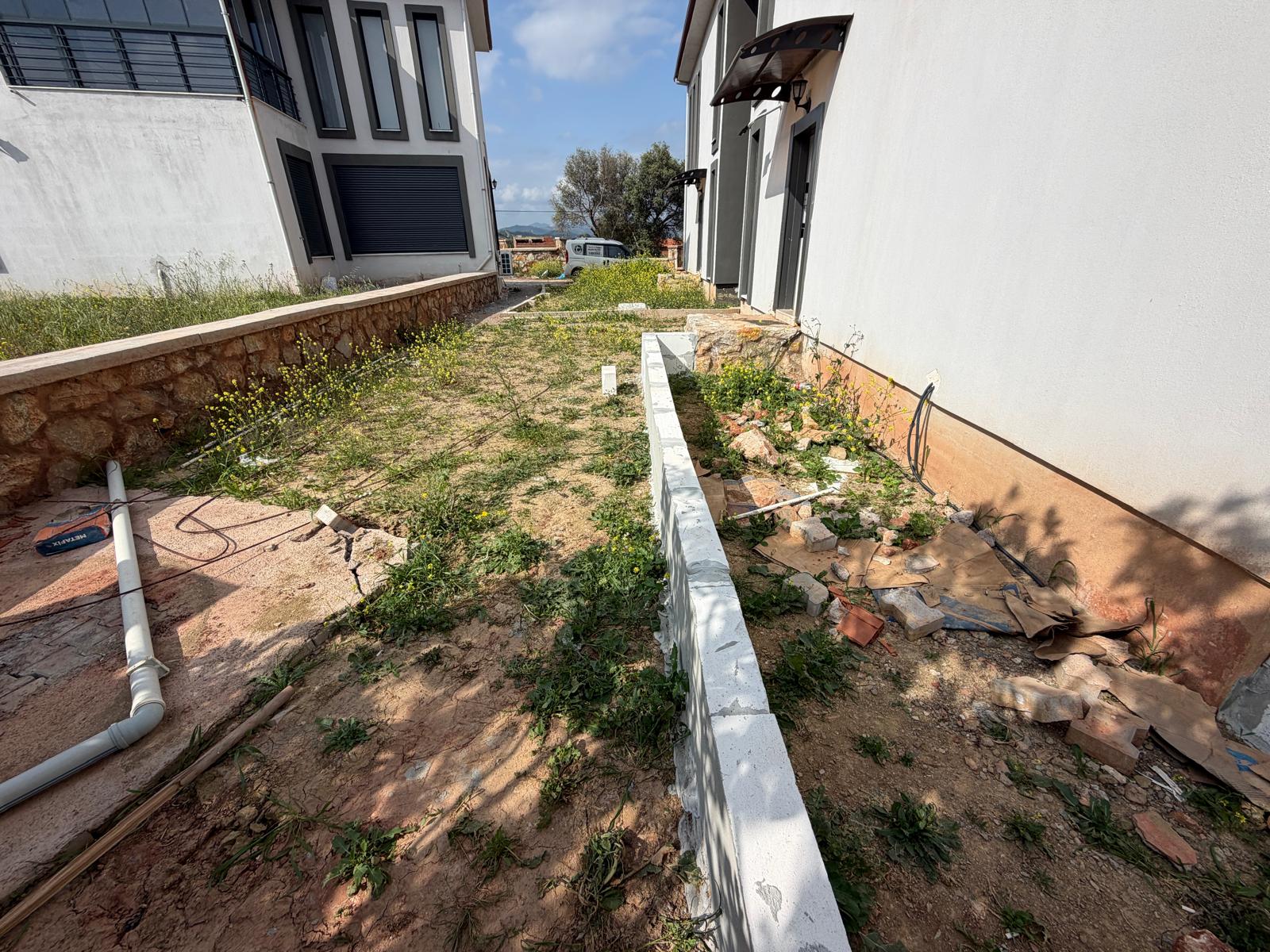 Seferihisar'da:güneş Enerjili,yerden Isıtmalı,full Eşyalı Satılık 3+1 Villa — 1 / 30