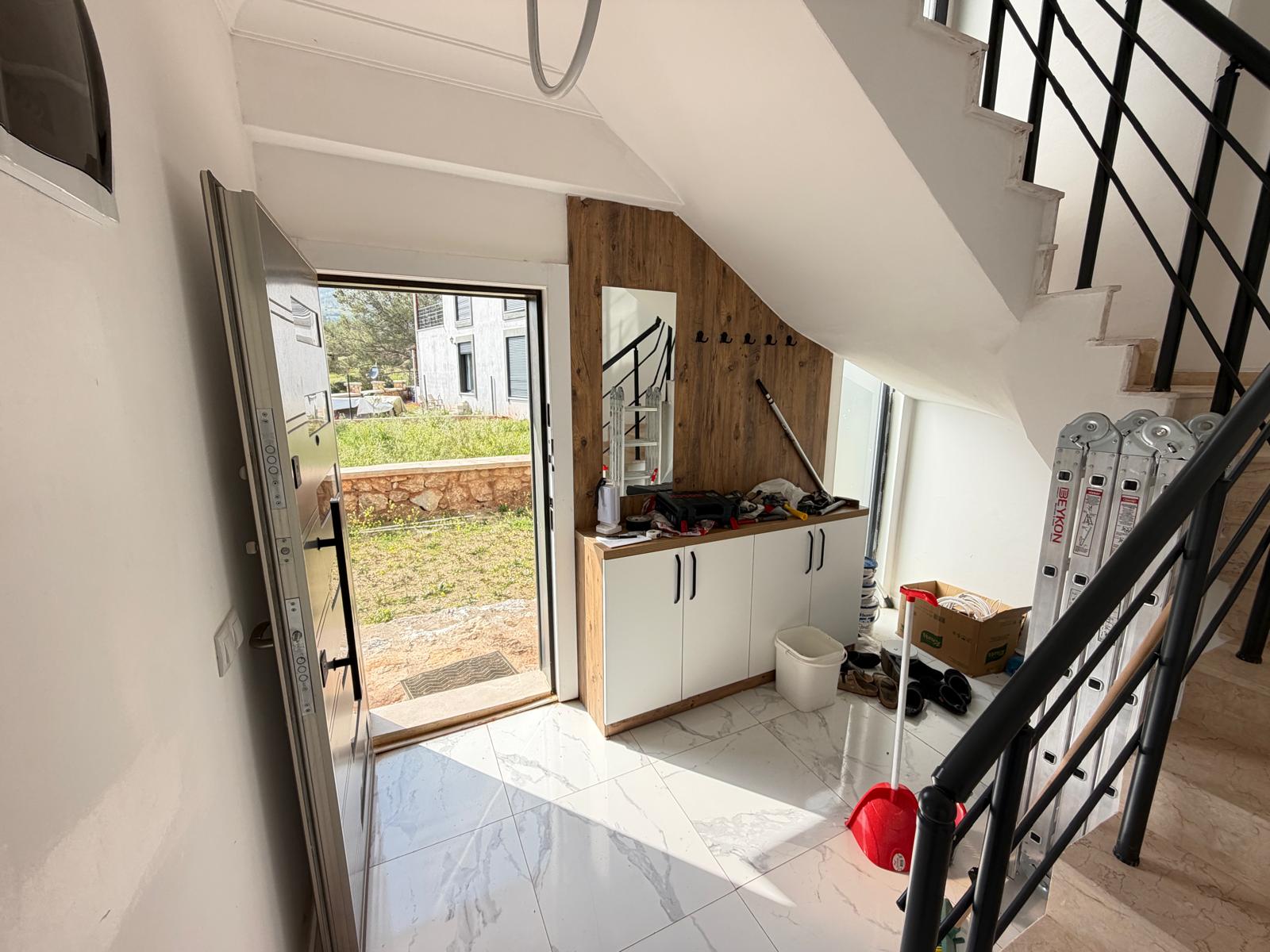 Seferihisar'da:güneş Enerjili,yerden Isıtmalı,full Eşyalı Satılık 3+1 Villa — 14 / 30
