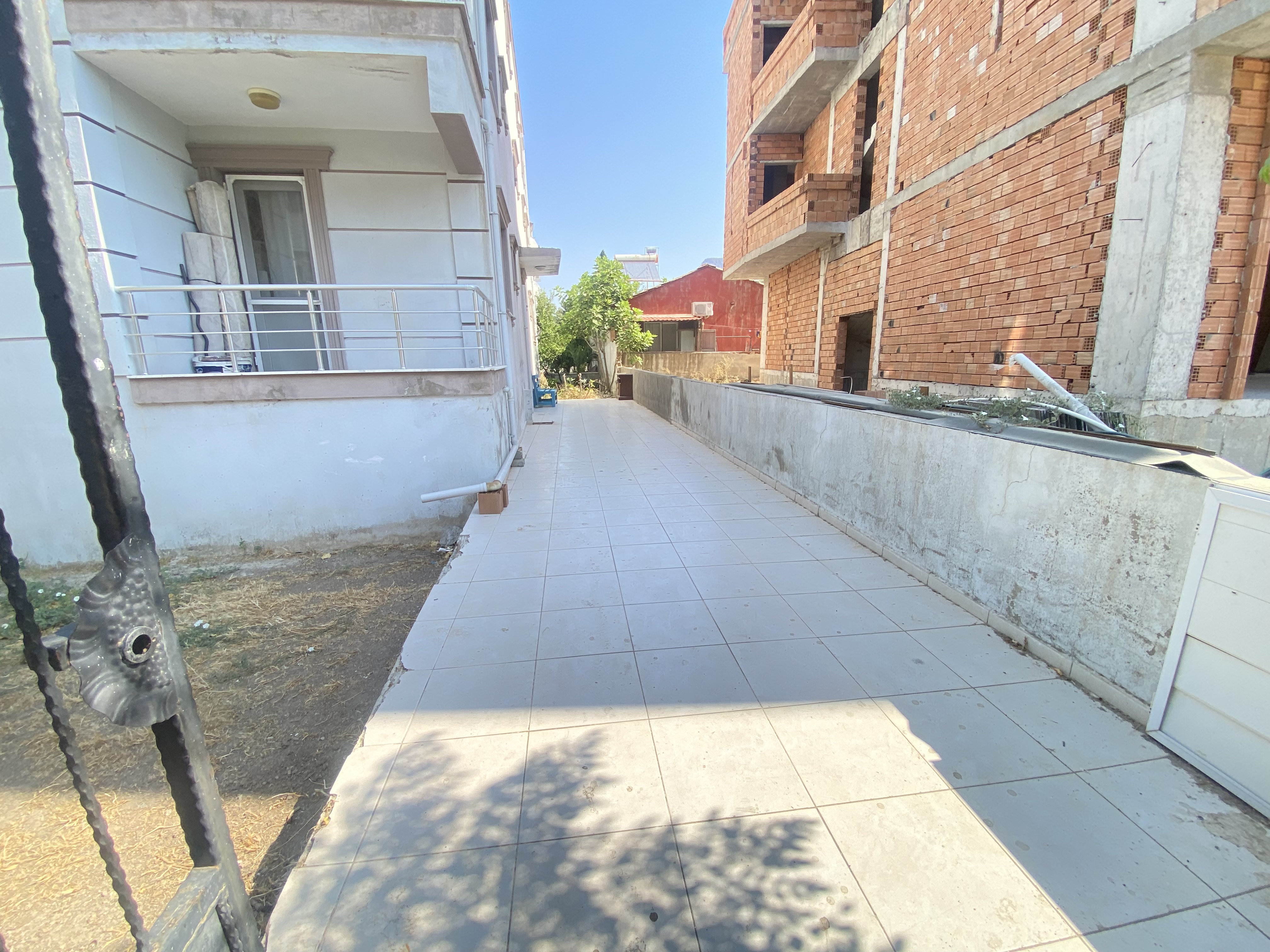 Seferihisar Mersin Alanı'nda denize 400m sıfır eşyalı bahçe katı satılık 2+1 daire — 3 / 26