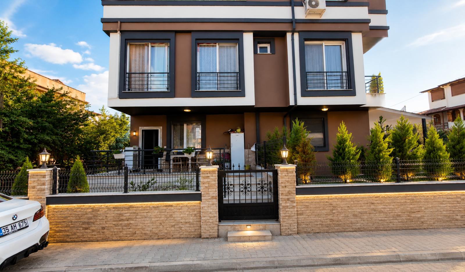 Seferihisar Doğanbey Cumhuriyet Mahallesi'nde Denize Yakın 3+1 Lüks Villa — 4 / 30